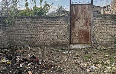 خونه سرا 300متری داخل محل نزدیک دریا