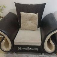 مبل 7نفره بدون زدگی و رنگ رفتگی بسیار مرتب