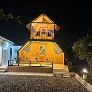 کلبه چوبی استخر دار سرپوشیده