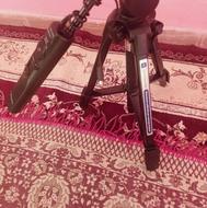 دوربین نیکون دی7100 با3پایه سونی 40توم فقط پول سه پایه اشه
