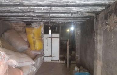 یک انبار در شهرک دامداران