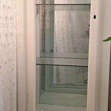 ویترین چوبی سفید کم جا