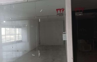 یک باب مغازه داخل پاساژ نگین