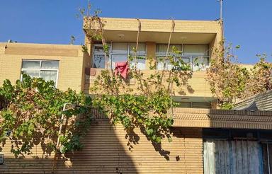 خانه حیاط دار 2 طبقه بزرگ207متر 