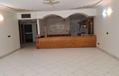 واحد طبقه منهای 60، کف سرامیک،پارکینگ حیاط، دو خواب