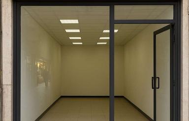 مغازه آماده تحویل در بهترین نقطه بازار