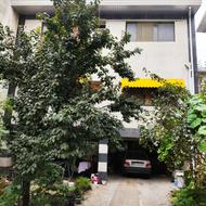 فروش اپارتمان دوطبقه حیاط دار با موقعیت عالی