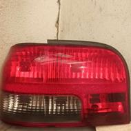 یک جفت چراغ خطر عقب