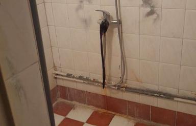 حیاط دربست طالقانی 100 متر زیر بنا در دو طبقه