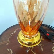 آباژور و میز زیبا