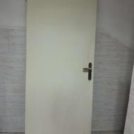 درب اتاق چوبی رنگ شده سالم بدون