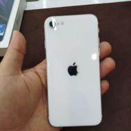 آیفون 128 سفید se2020