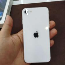 آیفون 128 سفید se2020