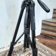 سه پایه دوربین