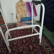 گارد کمکی توالت فرنگی برای افراد پیر و مریض