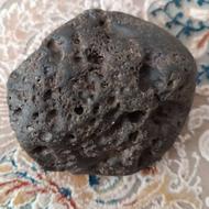 شهاب سنگ با وزن 700 گرم