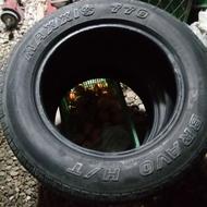 یک جفت لاستیک کارکرده سوزوکی ویتارا