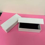 جلد عینک سفید و مشکی