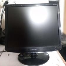 مانیتور 17 اینچ