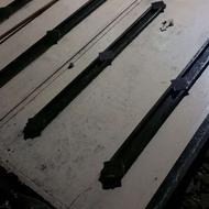 دروازه سنگین قدیمی مناسب باغ ویلا