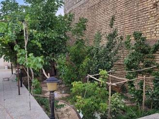 منزل مسکونی 364 متر قابل سکونت دارای 2 خواب 18 متری و12