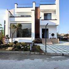 فروش ویلا مدرن 370 متر در نوشهر/استخر روباز شهرکی سنددار