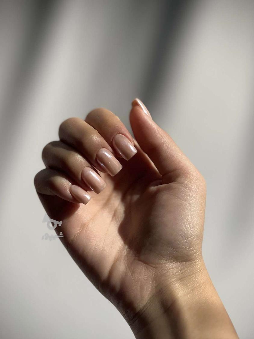 خدمات کاشت ترمیم ناخن