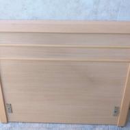 تخت چوبی به همراه کفی