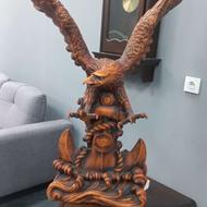 مجسمه عقاب .