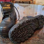 پوتین و کفش ایمنی ( کفش آهنی)