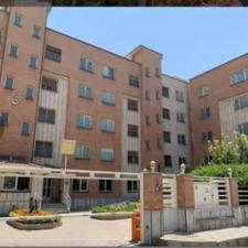 اپارتمان جنوبی در یک مجتمع برند