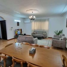 آپارتمان 110 متری ، 2 خواب ، در خیابان هراز لوکیشن عالی