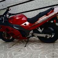 همسفر برای رفتن به پیست موتور