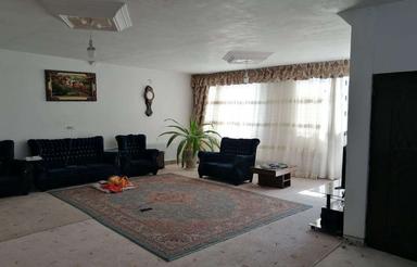 منزل ویلائی سه طبقه دارای استخر آب گرم آسانسور مناسب 3خانوار