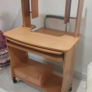 میز کامپیوتر ،بسیار تمیز