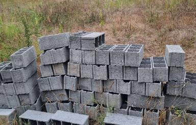 زمین چسبیده به بافت برق هم دارد