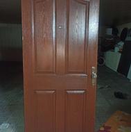 درب چوبی آپارتمانی همراه با قفل و دستگیره