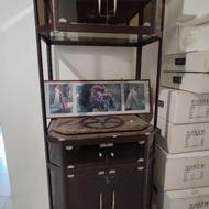 ویترین آلمینیومی بصورت میز تلویزیون