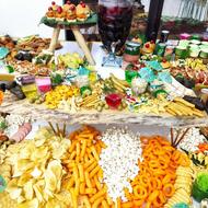 سفارش انواع غذاها.فینگرفود.کیک وشیرینی تزیین یلدا