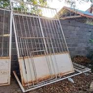 یک در کوچک و در بزرگ لوازم خانگی در قیمت هم زیاد کنار میایم