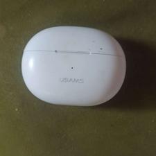 ایرپاد با یک عدد گوشی سمت چپ