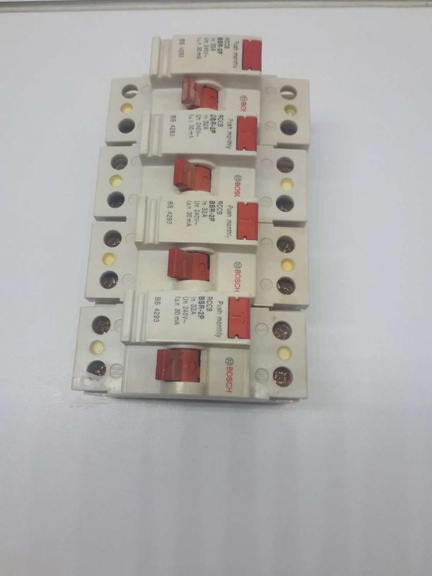 برقکار،رفع اتصالی،نورپردازی ساختمان ومغازه،نصب ایفون