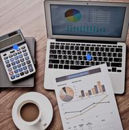 خانم مسلط به نرم افزارهلو