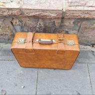 چمدان قدیمی