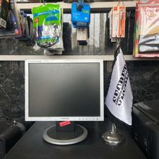 مانیتور های 15 و 17 سالم و آماده به کار