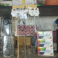 گردنبند و دستبند نو هستند