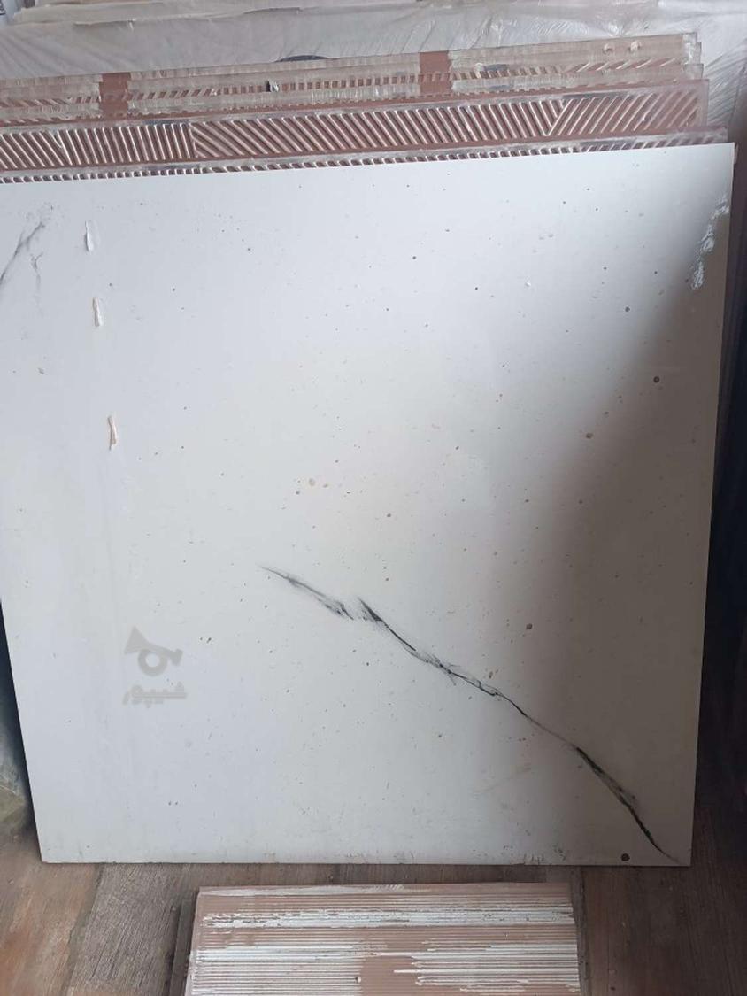 فروش کاشی سرامیک و سنگ به صورت عمده