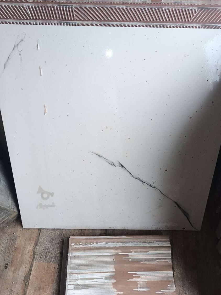 فروش کاشی سرامیک و سنگ به صورت عمده