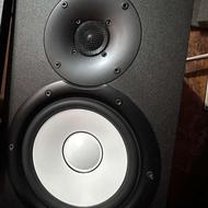 اسپیکر و میکروفون استدیو