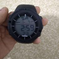 بسیار ساعت خوب و بدون خد وخش